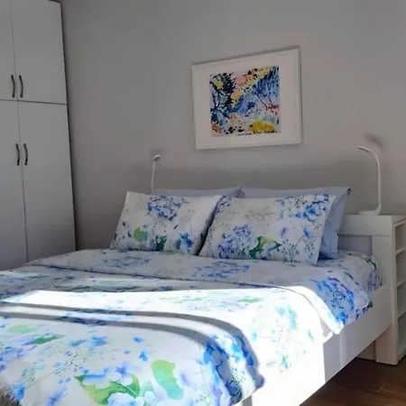 Nuci's Place Апартаменты Тирана