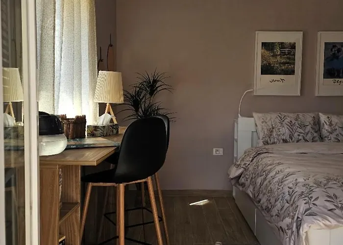 Nuci's Place - The Signature Collection Apartman