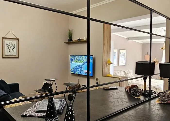 Nuci's Place - The Signature Collection Apartman