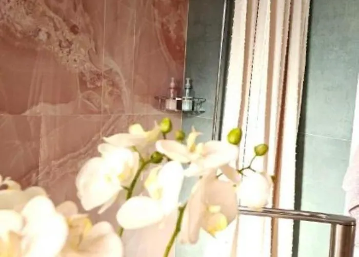 Nuci's Place - The Signature Collection Apartman