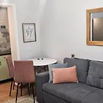 Nuci's Place - The Signature Collection Apartment *