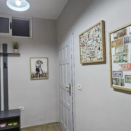 Nuci's Place Tirana