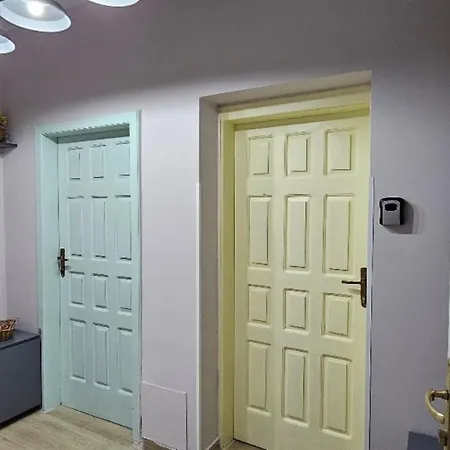 Nuci's Place Apartment *
