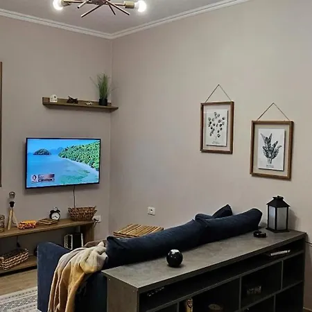 Nuci's Place