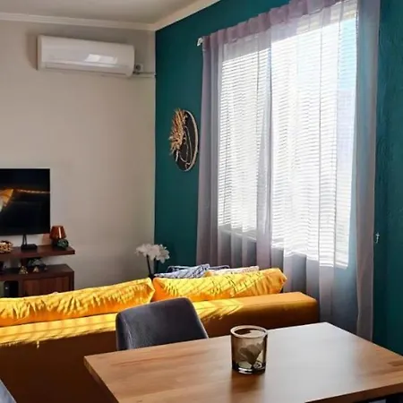 Nuci's Place Apartment