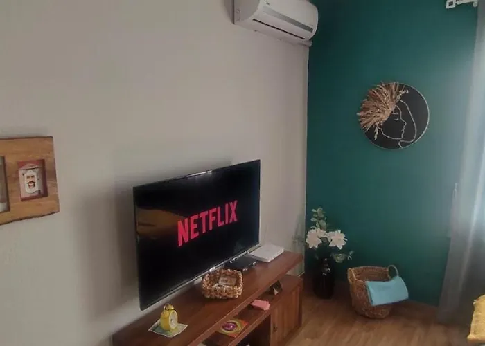 Nuci's Place - The Signature Collection * ティラナ